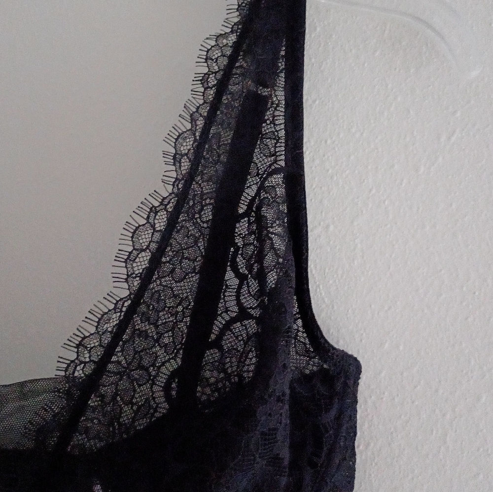 Victoria's Secret Dream Angels Unlined Plunge Bra, size 32DD - Picture 4 of 13